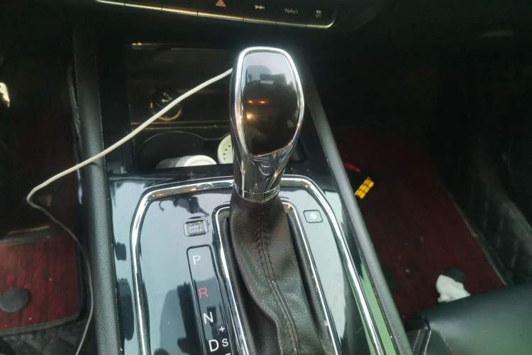 Used Dongfeng Fengon 580 2017 1.5T CVT Smart Style Model Gear Lever