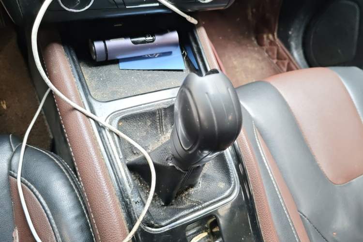 Used Dongfeng Fengon 580 2017 1.5T Manual Luxury Model Gear Lever