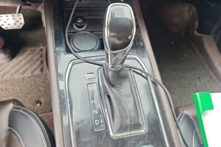 Used Dongfeng Fengon 580 2017 1.5T CVT Comfort Model Gear Lever