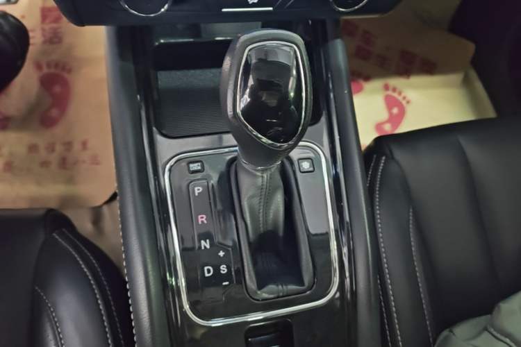 Used Dongfeng Fengon 580 2017 1.5T CVT Comfort Model Gear Lever
