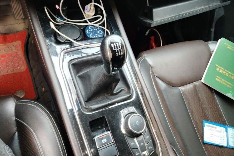 Used Dongfeng Fengon 580 2017 1.5T Manual Luxury Model Gear Lever