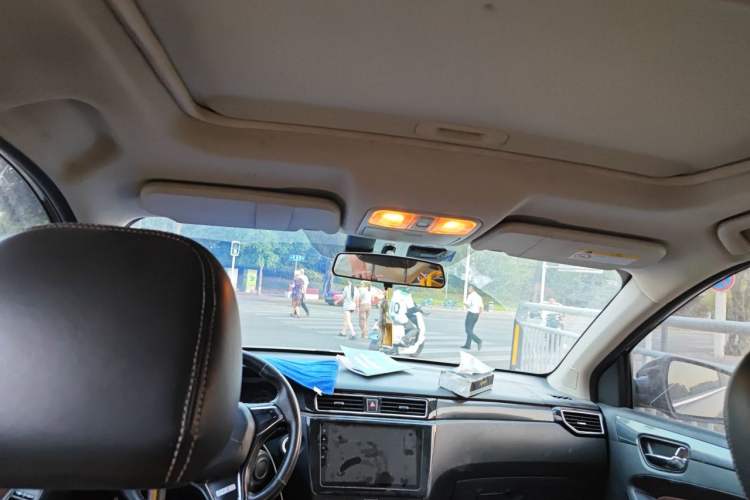 Used Dongfeng Fengon 580 2017 1.5T Manual Luxury Model Headliner