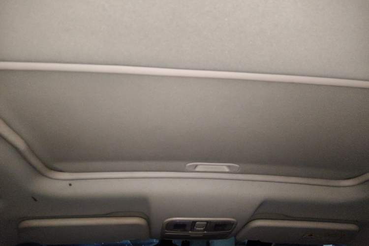 Used Dongfeng Fengon 580 2017 1.5T CVT Luxury Model Headliner