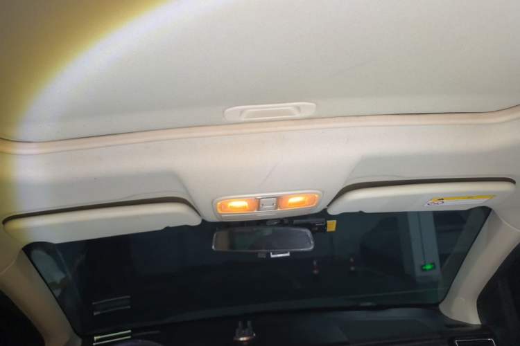 Used Dongfeng Fengon 580 2017 1.5T CVT Luxury Model Headliner
