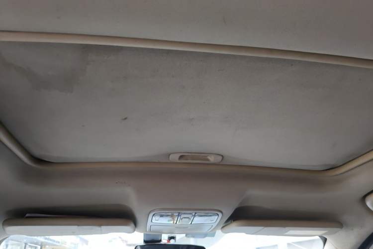 Used Dongfeng Fengon 580 2017 1.5T Manual Luxury Model Headliner
