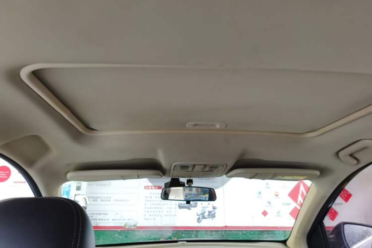 Used Dongfeng Fengon 580 2017 Revised Version 1.5T CVT Luxury Edition Headliner