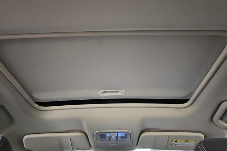 Used Dongfeng Fengon 580 2017 1.5T CVT Comfort Model Headliner