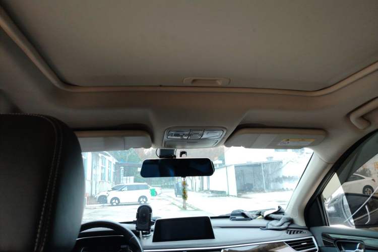 Used Dongfeng Fengon 580 2017 1.5T Manual Luxury Model Headliner