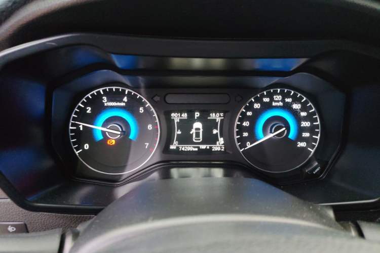 Used Dongfeng Fengon 580 2017 1.5T CVT Luxury Model Instrument Cluster