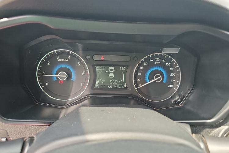 Used Dongfeng Fengon 580 2017 1.8L Manual Comfort Model Instrument Cluster