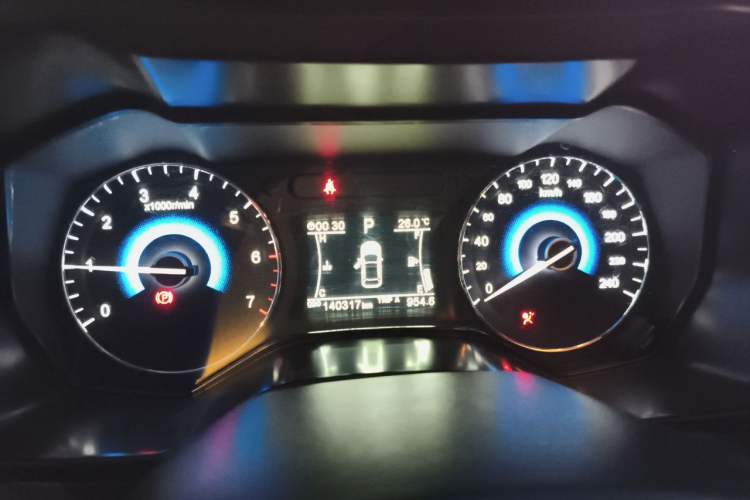 Used Dongfeng Fengon 580 2017 1.5T CVT Luxury Model Instrument Cluster