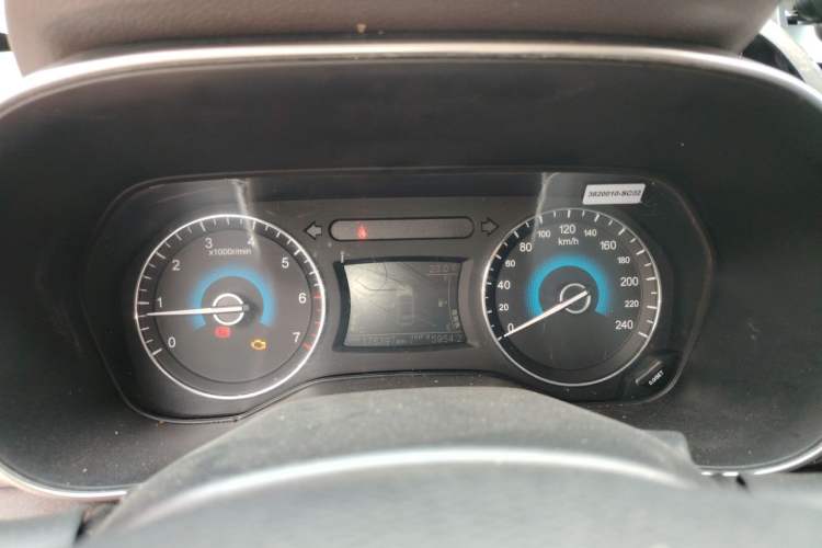Used Dongfeng Fengon 580 2017 1.5T Manual Luxury Model Instrument Cluster