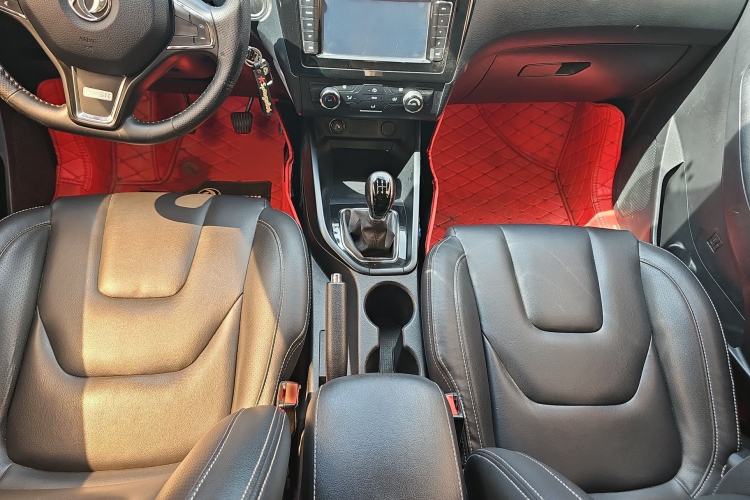 Used Dongfeng Fengon 580 2017 1.8L Manual Comfort Model Interior 1