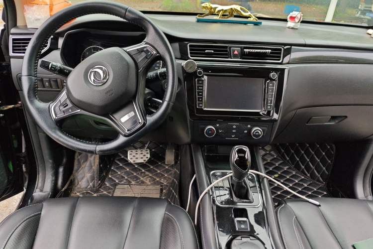 Used Dongfeng Fengon 580 2017 1.5T CVT Comfort Model Interior 2