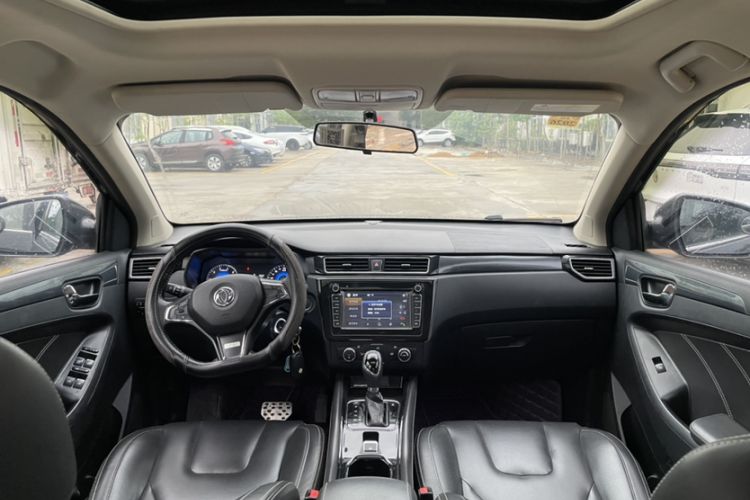 Used Dongfeng Fengon 580 2017 1.5T CVT Comfort Model Interior 2
