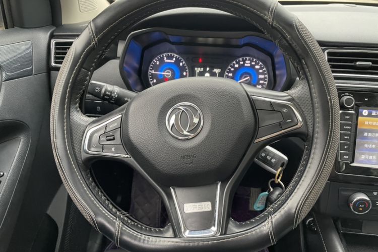 Used Dongfeng Fengon 580 2017 1.5T CVT Comfort Model Interior 3