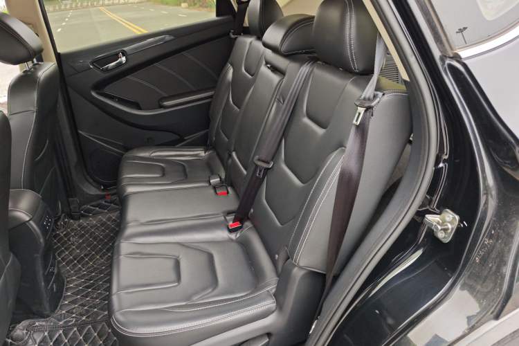 Used Dongfeng Fengon 580 2017 1.5T CVT Comfort Model Interior 4