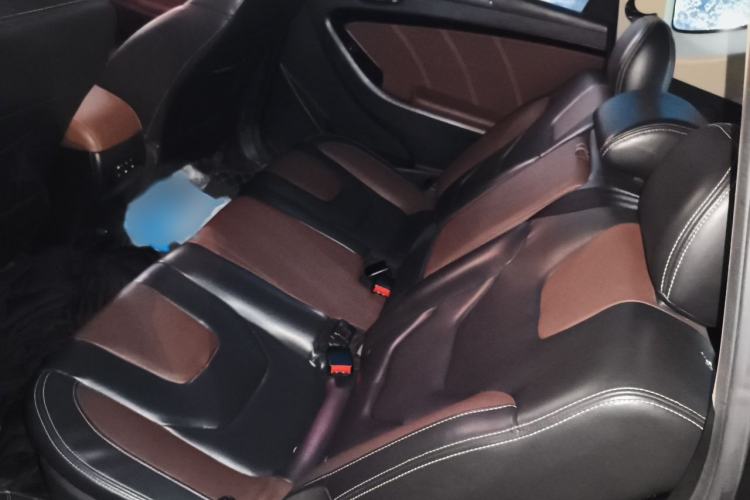 Used Dongfeng Fengon 580 2017 1.5T CVT Luxury Model Interior 4