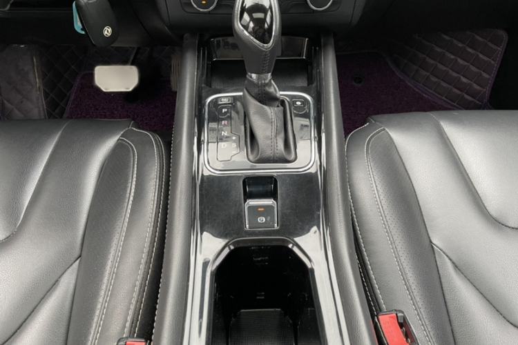 Used Dongfeng Fengon 580 2017 1.5T CVT Comfort Model Interior 5