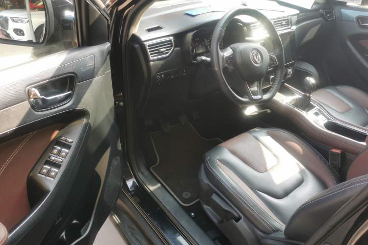 Used Dongfeng Fengon 580 2017 1.5T Manual Luxury Model Left Front Seat