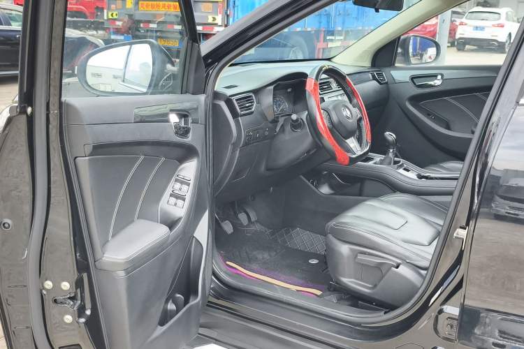 Used Dongfeng Fengon 580 2017 1.5T Manual Luxury Model Left Front Seat