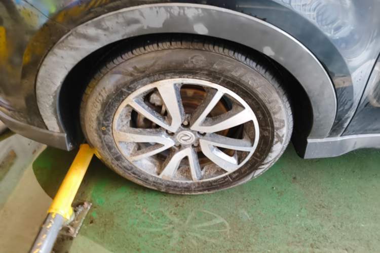 Used Dongfeng Fengon 580 2017 Revised Version 1.5T CVT Luxury Edition Left Front Wheel Hub