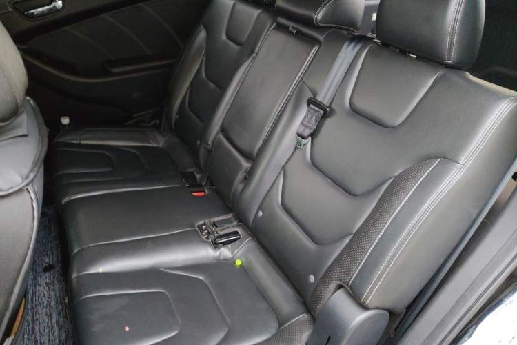Used Dongfeng Fengon 580 2017 1.5T CVT Luxury Model Left Rear Seat