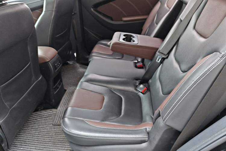 Used Dongfeng Fengon 580 2017 1.5T Manual Luxury Model Left Rear Seat