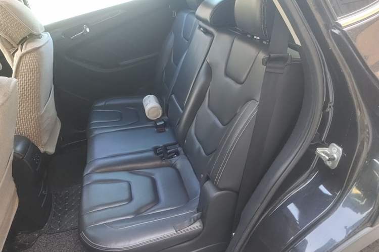 Used Dongfeng Fengon 580 2017 1.5T CVT Luxury Model Left Rear Seat
