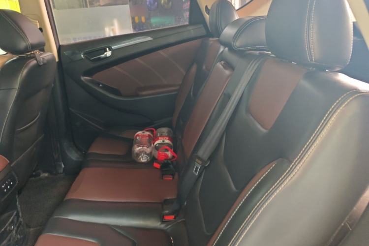 Used Dongfeng Fengon 580 2017 1.5T CVT Luxury Model Left Rear Seat