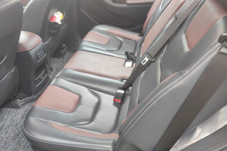 Used Dongfeng Fengon 580 2017 1.5T Manual Luxury Model Left Rear Seat