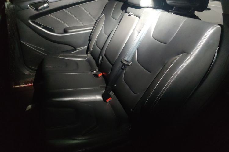 Used Dongfeng Fengon 580 2017 1.5T Manual Luxury Model Left Rear Seat