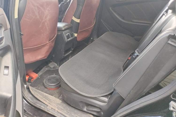 Used Dongfeng Fengon 580 2017 1.5T CVT Smart Connectivity Model Left Rear Seat