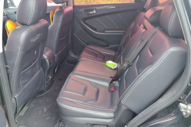 Used Dongfeng Fengon 580 2017 1.5T CVT Comfort Model Left Rear Seat