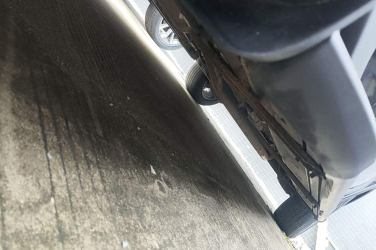 Used Dongfeng Fengon 580 2017 1.5T Manual Luxury Model Left Side Sill