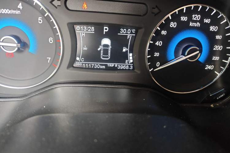 Used Dongfeng Fengon 580 2017 1.5T CVT Smart Style Model Odometer Close Up