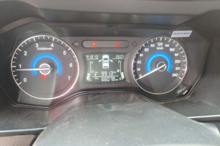 Used Dongfeng Fengon 580 2017 1.8L Manual Comfort Model Odometer Close Up