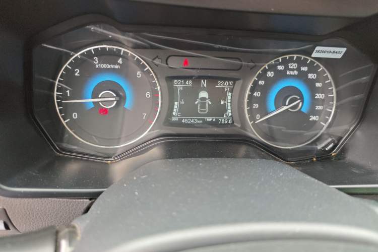 Used Dongfeng Fengon 580 2017 1.5T CVT Comfort Model Odometer Close Up