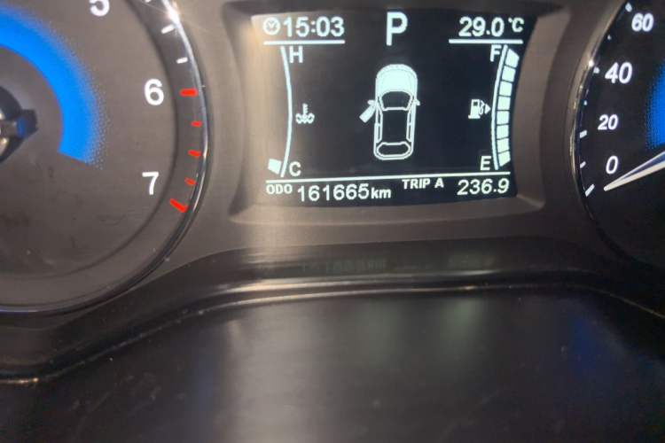 Used Dongfeng Fengon 580 2017 1.5T CVT Luxury Model Odometer Close Up