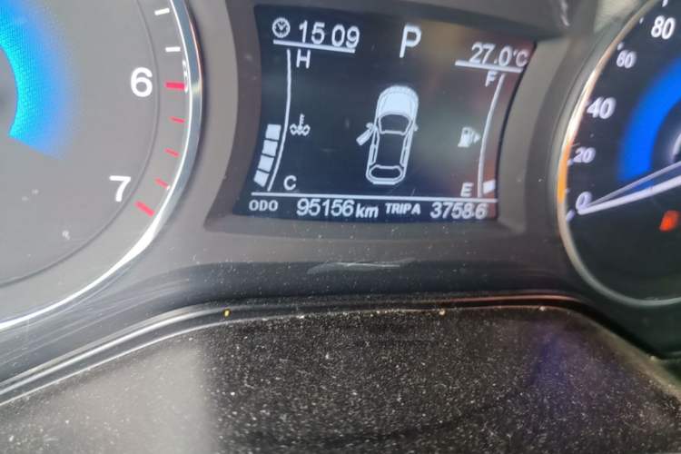 Used Dongfeng Fengon 580 2017 1.5T CVT Comfort Model Odometer Close Up