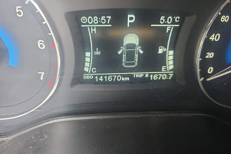 Used Dongfeng Fengon 580 2017 1.5T CVT Smart Style Model Odometer Close Up