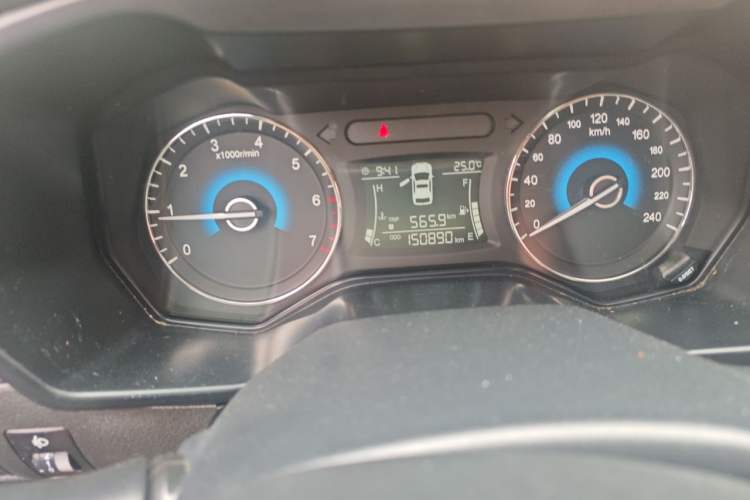 Used Dongfeng Fengon 580 2017 1.8L Manual Comfort Model Odometer Close Up
