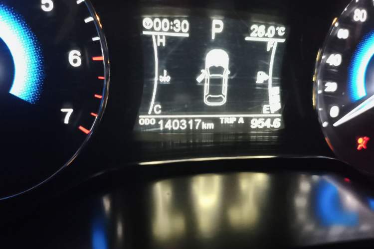 Used Dongfeng Fengon 580 2017 1.5T CVT Luxury Model Odometer Close Up