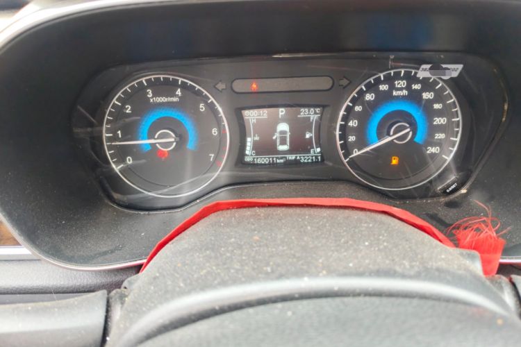 Used Dongfeng Fengon 580 2017 1.5T CVT Comfort Model Odometer Close Up