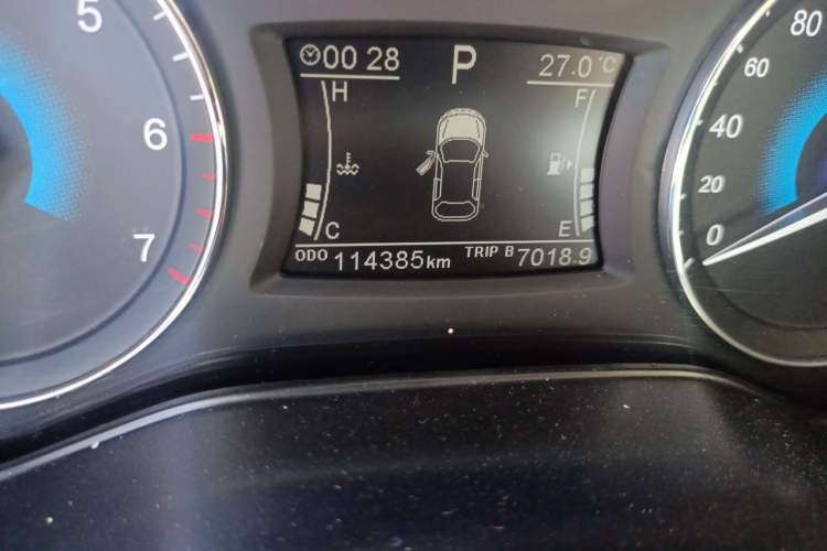 Used Dongfeng Fengon 580 2017 1.5T CVT Comfort Model Odometer Close Up