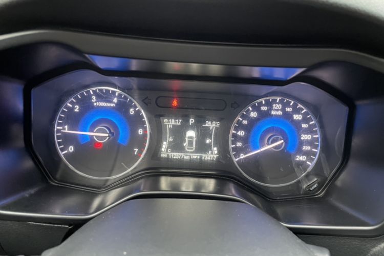 Used Dongfeng Fengon 580 2017 1.5T CVT Comfort Model Odometer Close Up