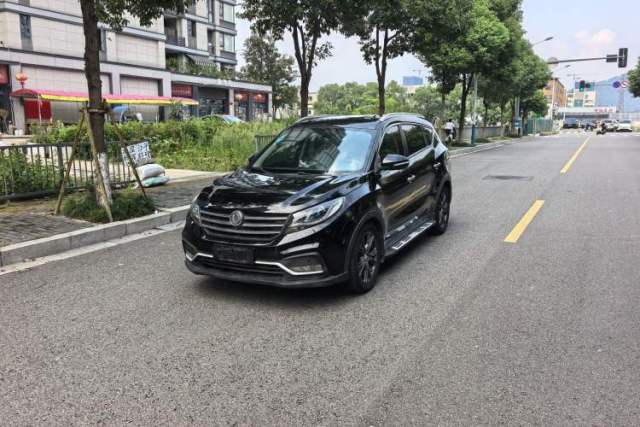 Dongfeng Fengon 580 2017 1.5T CVT Smart Connectivity Model usata