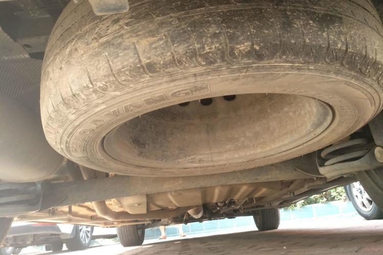 Used Dongfeng Fengon 580 2017 1.5T CVT Luxury Model Rear Bumper Underside