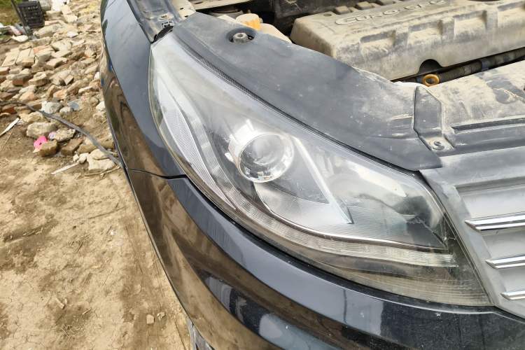 Used Dongfeng Fengon 580 2017 1.8L Manual Comfort Model Right Front Headlight