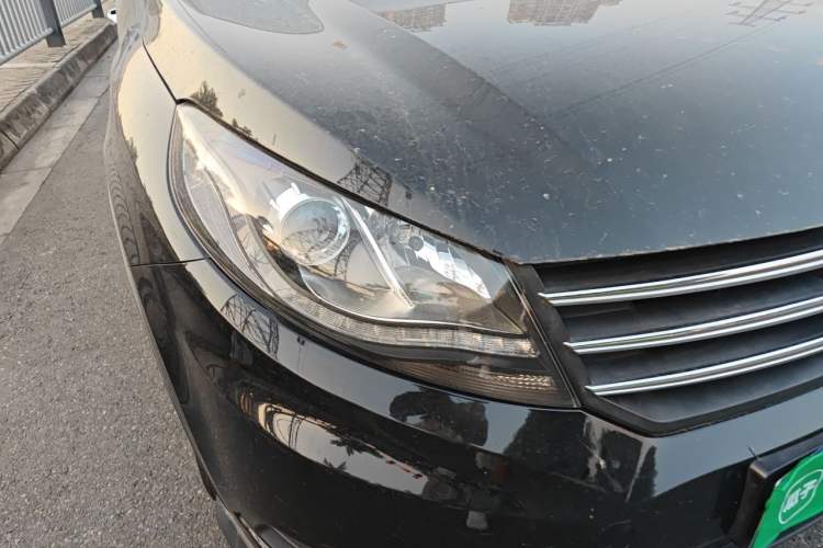 Used Dongfeng Fengon 580 2017 1.5T Manual Luxury Model Right Front Headlight